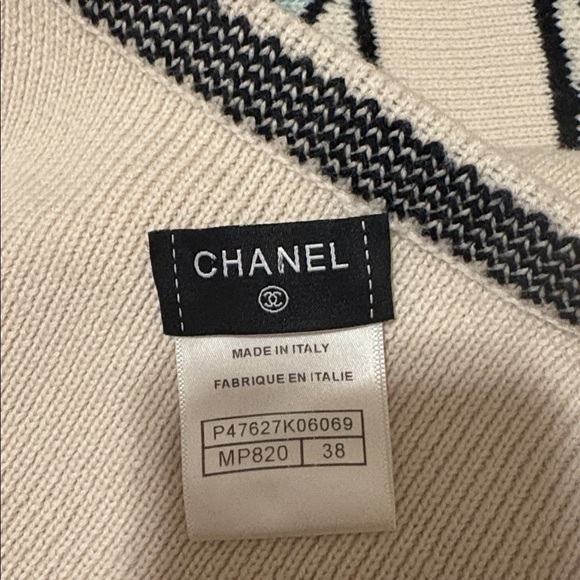 Chanel - Picture 17 of 17